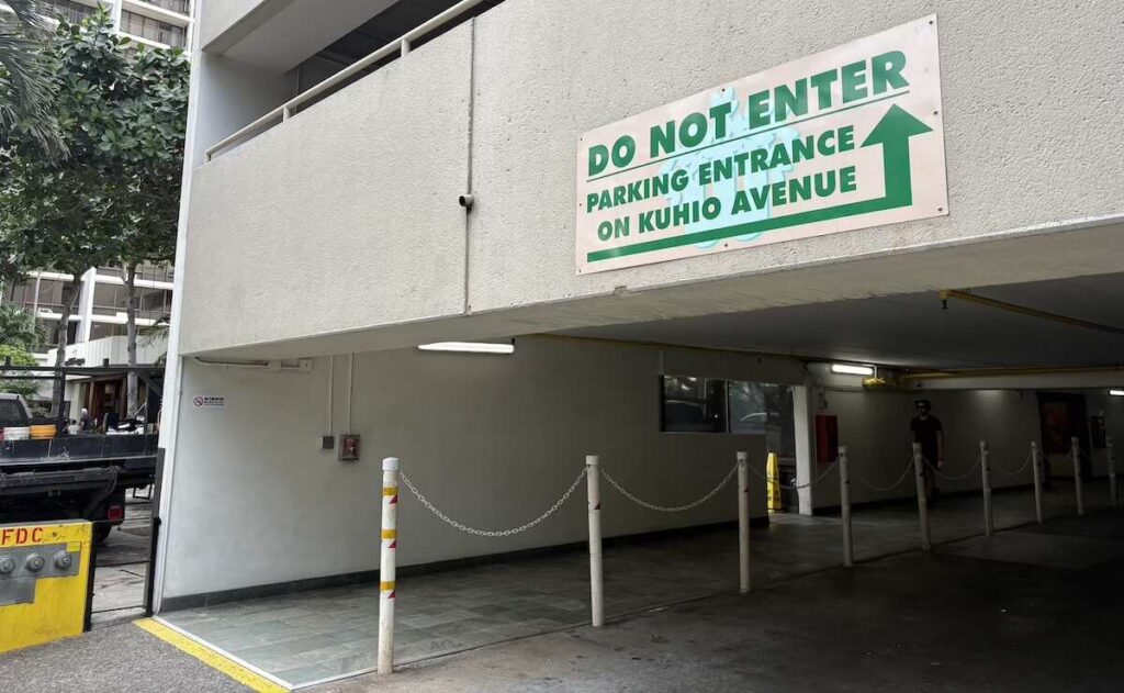 Aston Waikiki Banyan Airport Shuttle